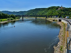 řeka Labe a železniční most